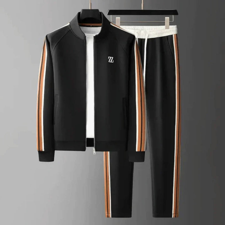 Modern heren trainingspak voor sportieve activiteiten en relaxmomenten. Dit casual joggingpak biedt ultiem comfort.