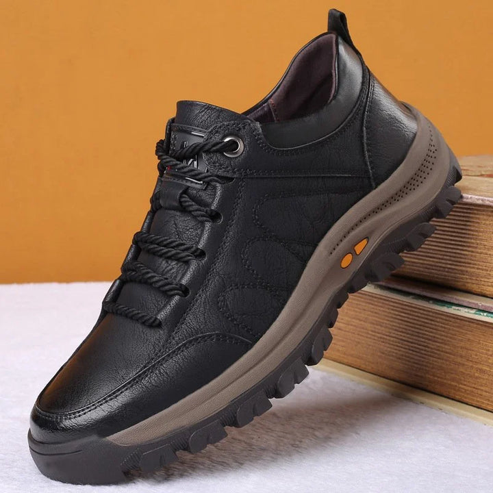 Orthopedische herenschoenen met superieur comfort en ondersteuning, ideaal voor rugpijnverlichting.