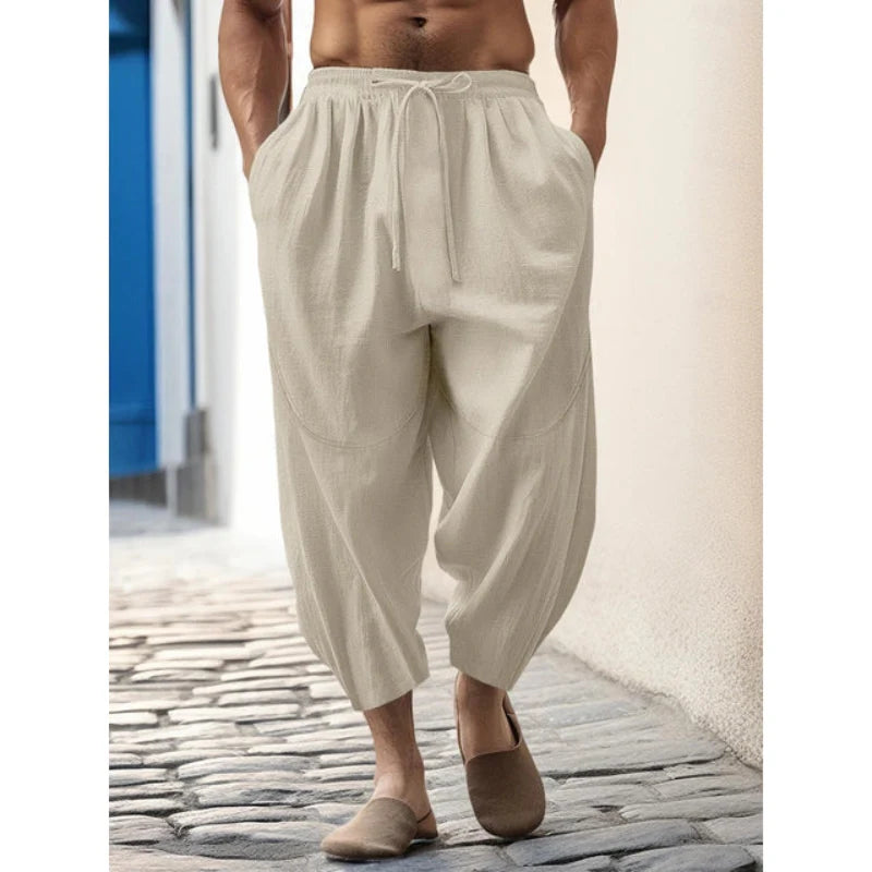 Comfortabele heren cropped trekkoordbroek, perfect als casual zomerbroek met een modieuze chino-stijl.