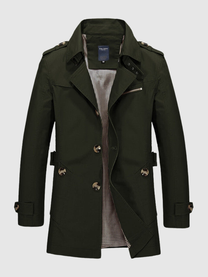 Modieuze heren trenchcoat met dubbele knoopsluiting, veelzijdig voor zowel zakelijk als casual gebruik.