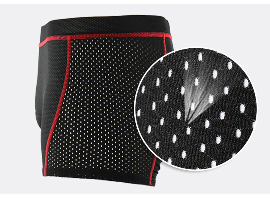 Nauwsluitende heren fietsbroek Matteo met ergonomische zeem. Biedt optimale pasvorm en comfort voor elke fietstocht.