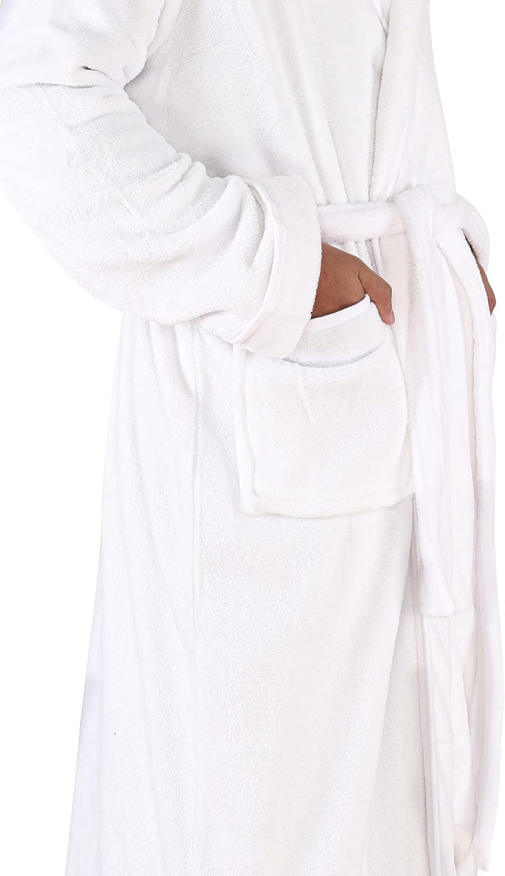 Zachte heren badjas met capuchon, comfortabel fleece, perfect om te relaxen na douche of bad.