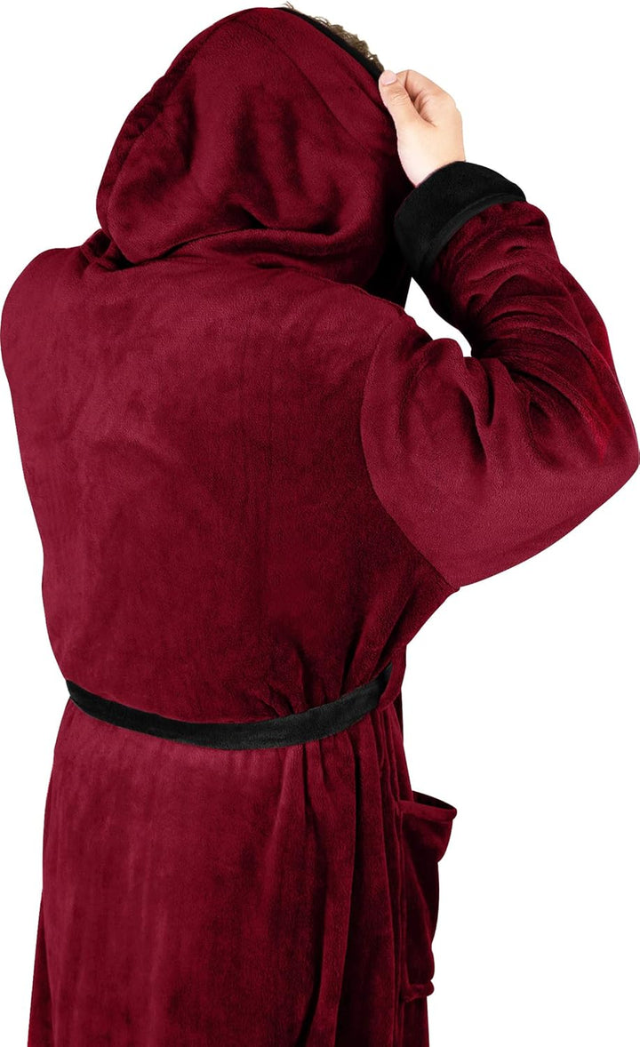 Zachte heren badjas Harry, comfortabel fleece met capuchon, perfect als warm huispak of nachtkleding.