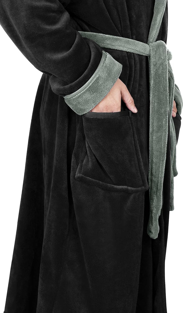 Warme heren fleece badjas met capuchon, zacht polyester, ideaal voor relaxte dagen thuis.