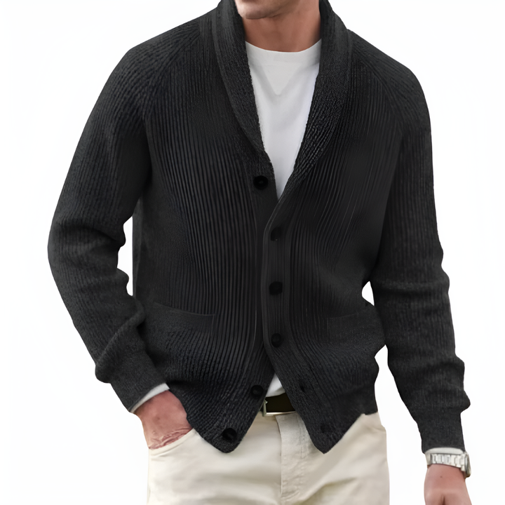 Heren gebreide cardigan met sjaalkraag, praktische zakken en knopen. Comfortabel en stijlvol voor herenmode.