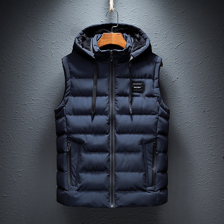 Heren gewatteerde jas met capuchon. Een warme winterjas, perfect voor een casual look en dagelijks comfort.