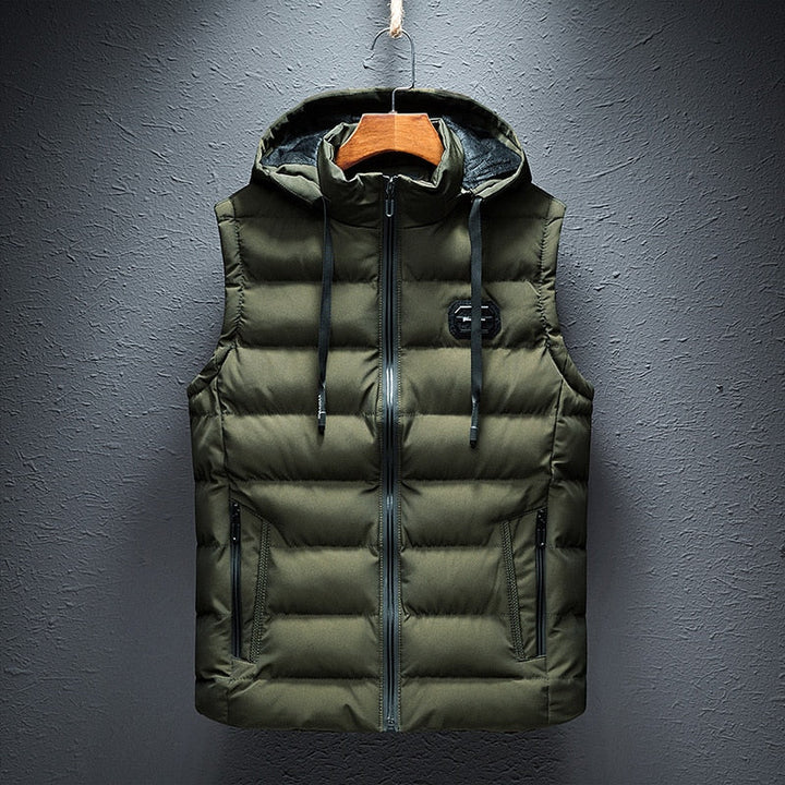 Heren jas met capuchon, gewatteerd design. Ideaal als casual winterjas of warm outdoor vest voor mannen.