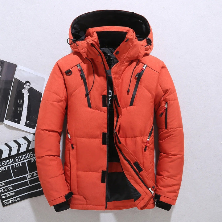 Functionele heren gewatteerde jas met capuchon, ideaal als warme en beschermende winterkleding.