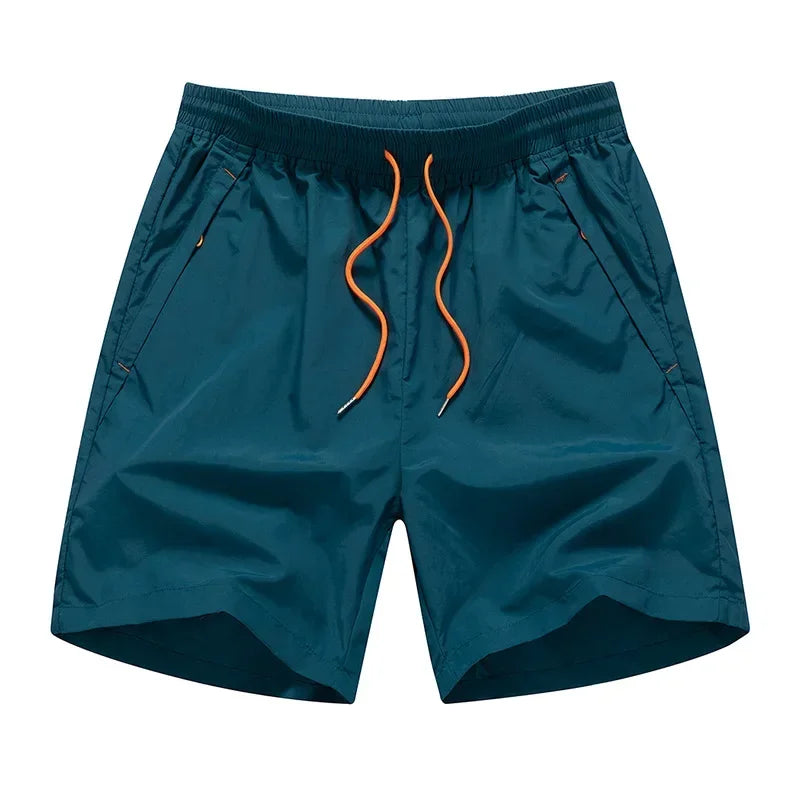 Achterkant van de Nikoas heren sportshorts met mesh binnenbroek, ontworpen voor comfort en bewegingsvrijheid.