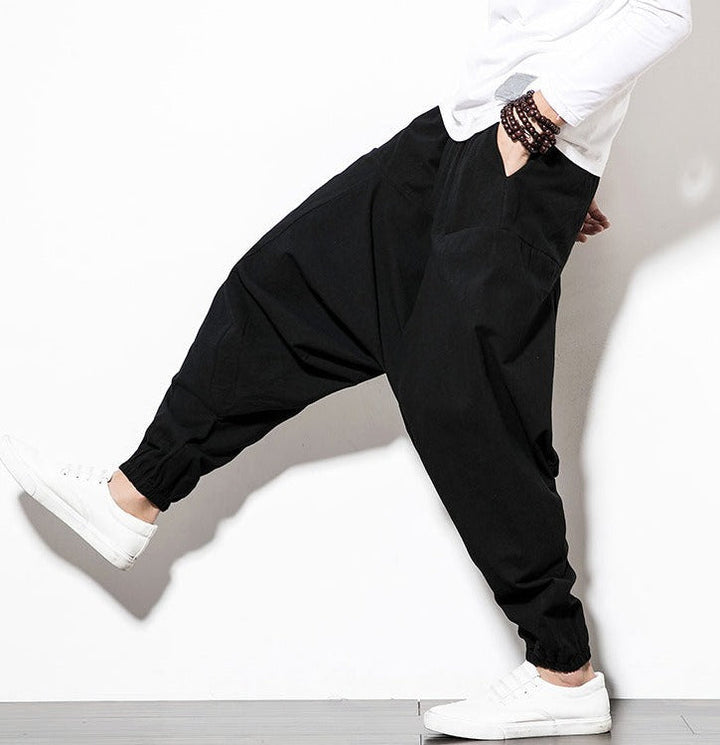 Heren trainingsbroek: flexibele streetwear broek voor actieve levensstijl.