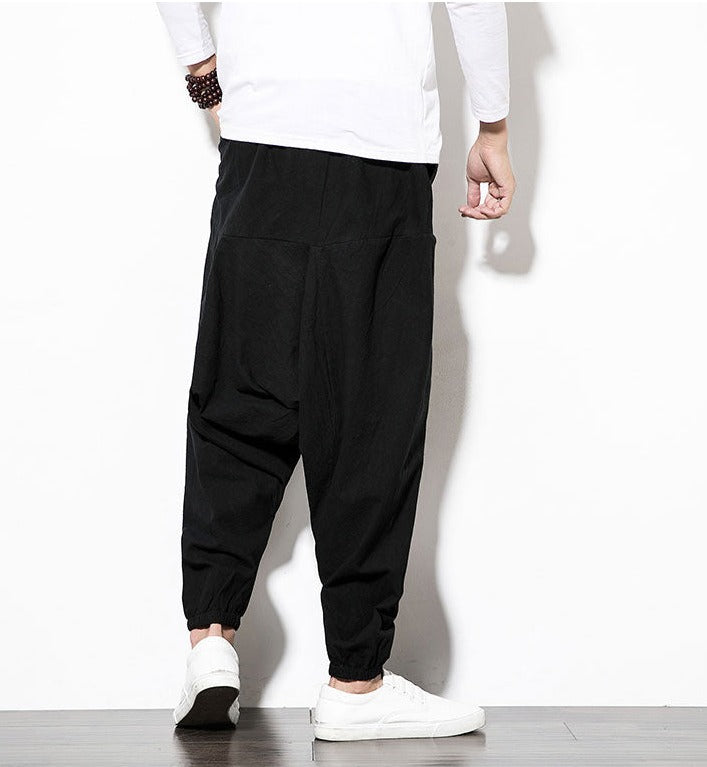 Moderne heren urban mode: comfortabele baggy harem broek voor elke gelegenheid.