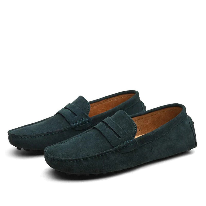 Chique Italiaanse herenschoenen: comfortabele loafers met een tijdloze uitstraling en hoogwaardig design.