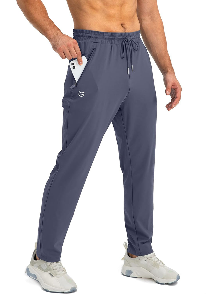 Comfortabele Noah herenbroek, tapered fit, ideaal voor een relaxte dag thuis.