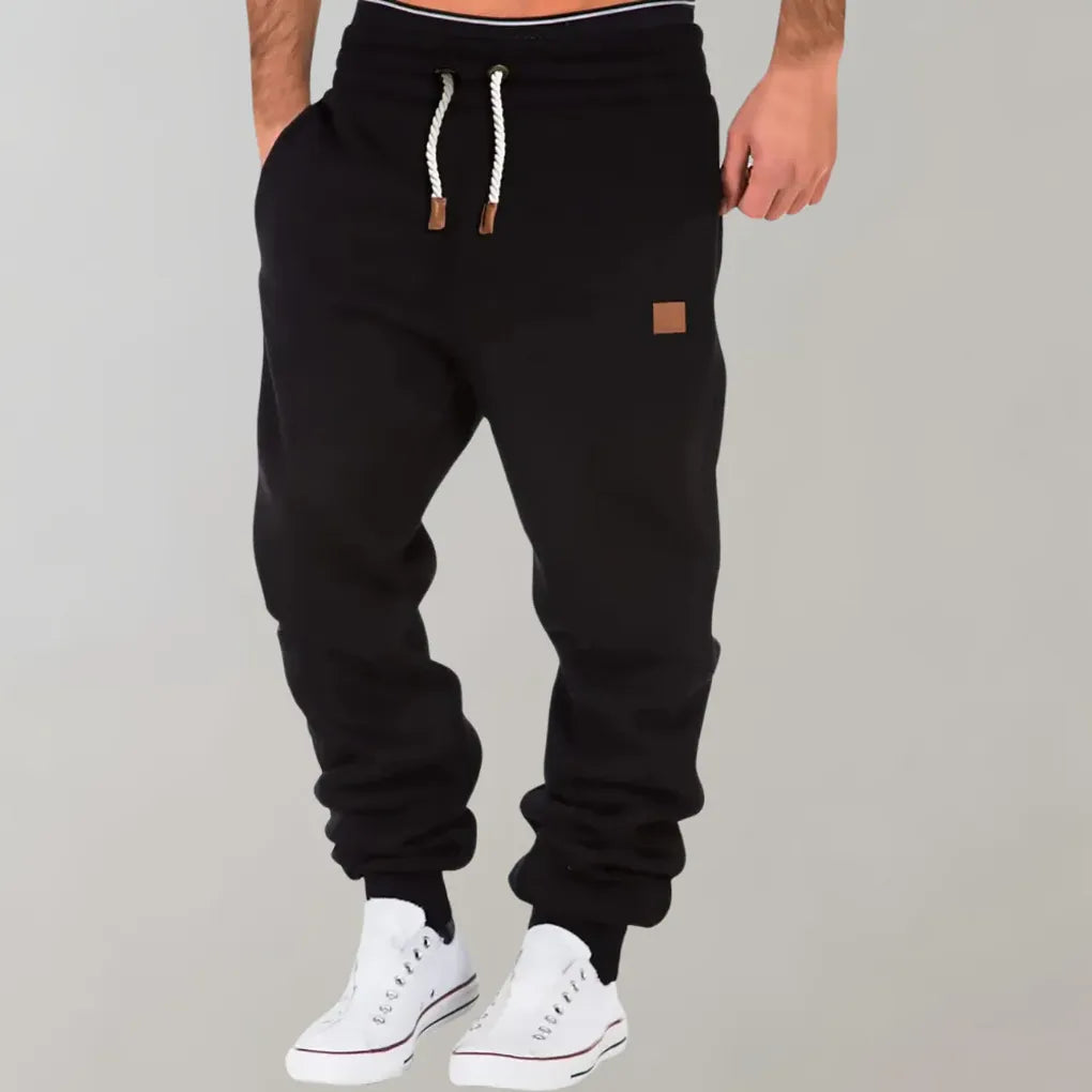 Stijlvolle heren joggingbroek van katoenmix, comfortabel en duurzaam voor vrijetijd en sport.