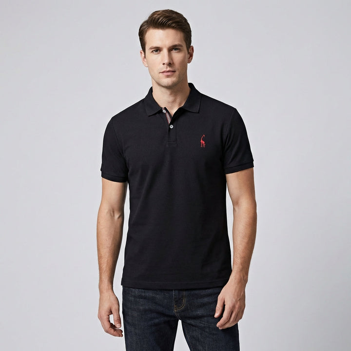 Witte klassieke herenpolo: Fris wit poloshirt, essentieel voor stijlvolle herenmode en comfortabele zomerkleding.