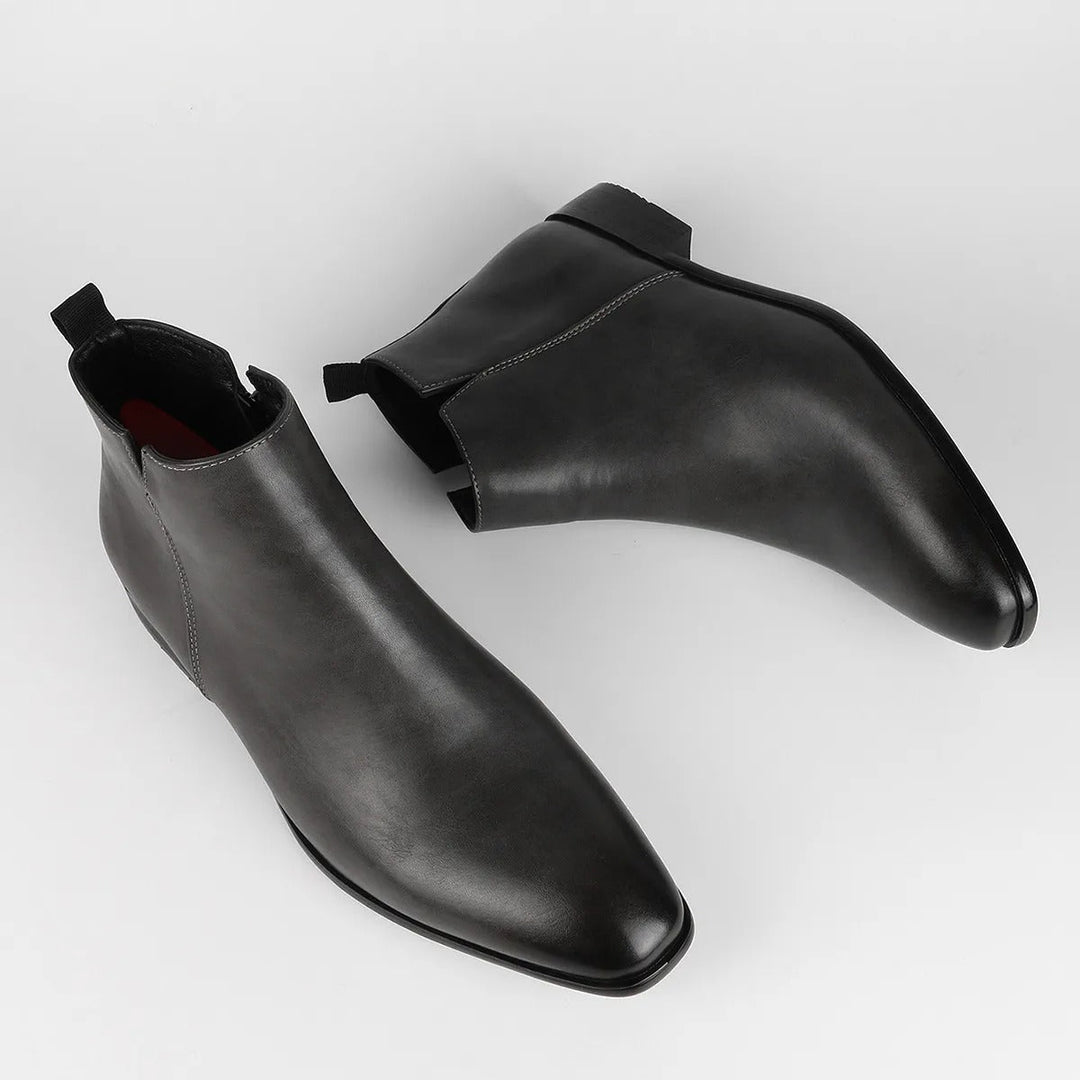 Comfortabele retro herenlaarzen met zijrits, de Lars, voor een moeiteloos stijlvolle en klassieke uitstraling.