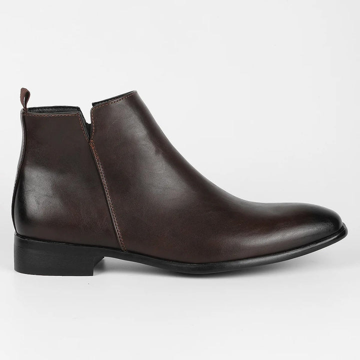 Bovenafbeelding van de klassieke leren heren retro laarzen 'Lars', accentuerend de tijdloze elegantie.