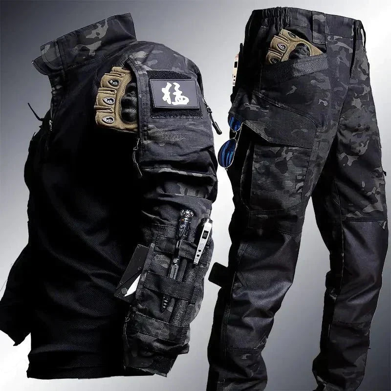 Weerbestendige heren tweedelige set Logan; ideaal voor actieve mannen. Comfortabel en duurzaam voor buiten.