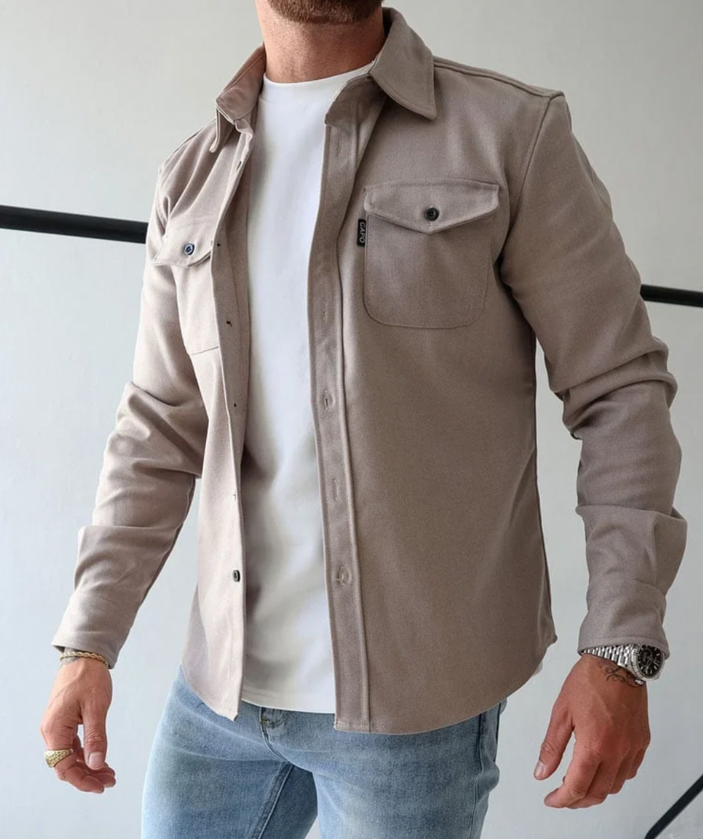 Stijlvol heren longsleeve overhemd met zakken, perfect voor een smart casual outfit.
