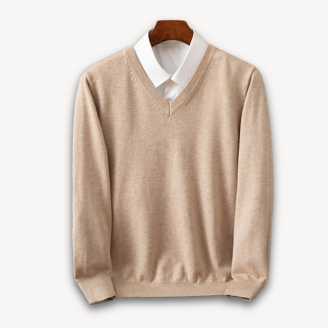 Elegante heren trui van luxe cashmere met diepe V-hals voor ultiem comfort en stijl.