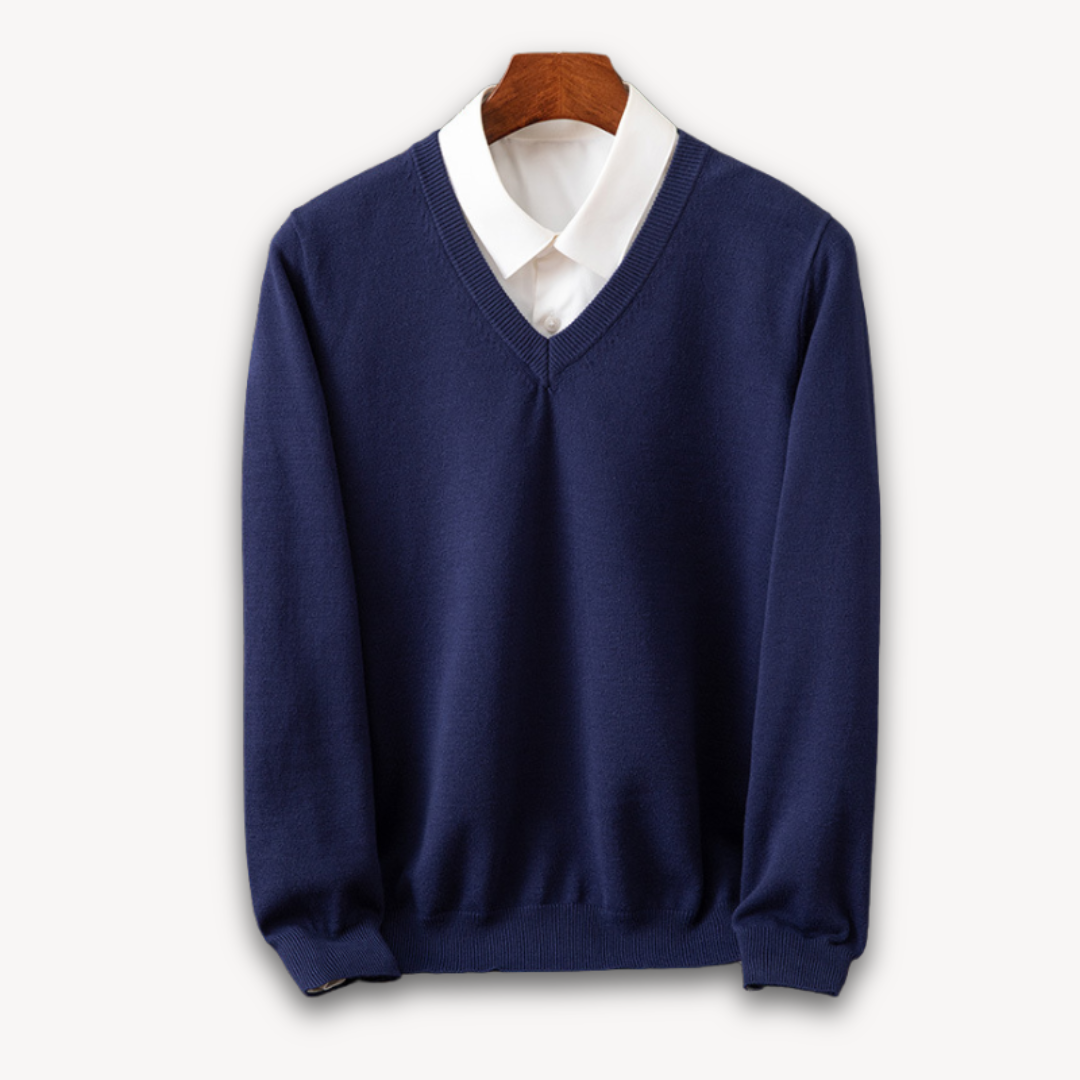Luxe heren wintertrui met V-hals van puur cashmere, voor warmte en tijdloze elegantie.