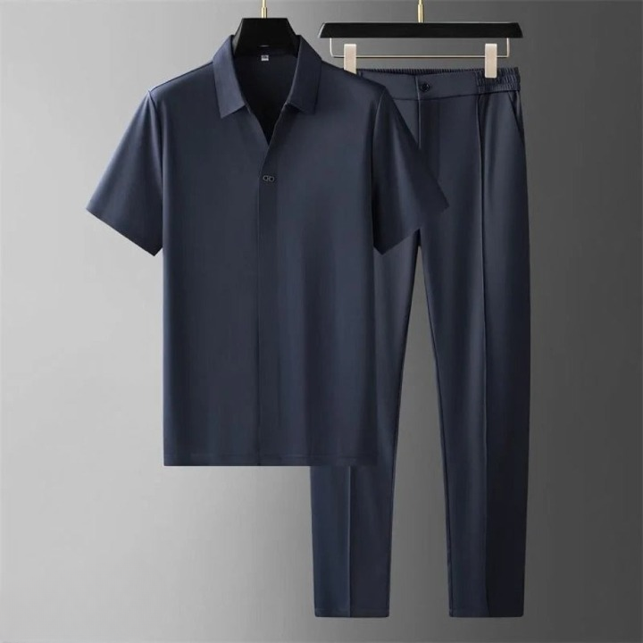 Veelzijdige heren tweedelige set: casual poloshirt en chique pantalon voor lente/zomer.