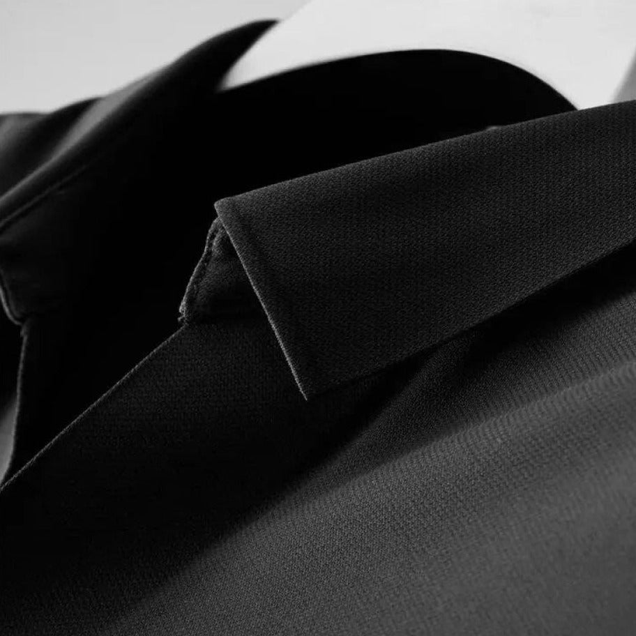 Elegante heren pantalon, onderdeel van een luxe tweedelige set, perfect voor comfort en stijl.