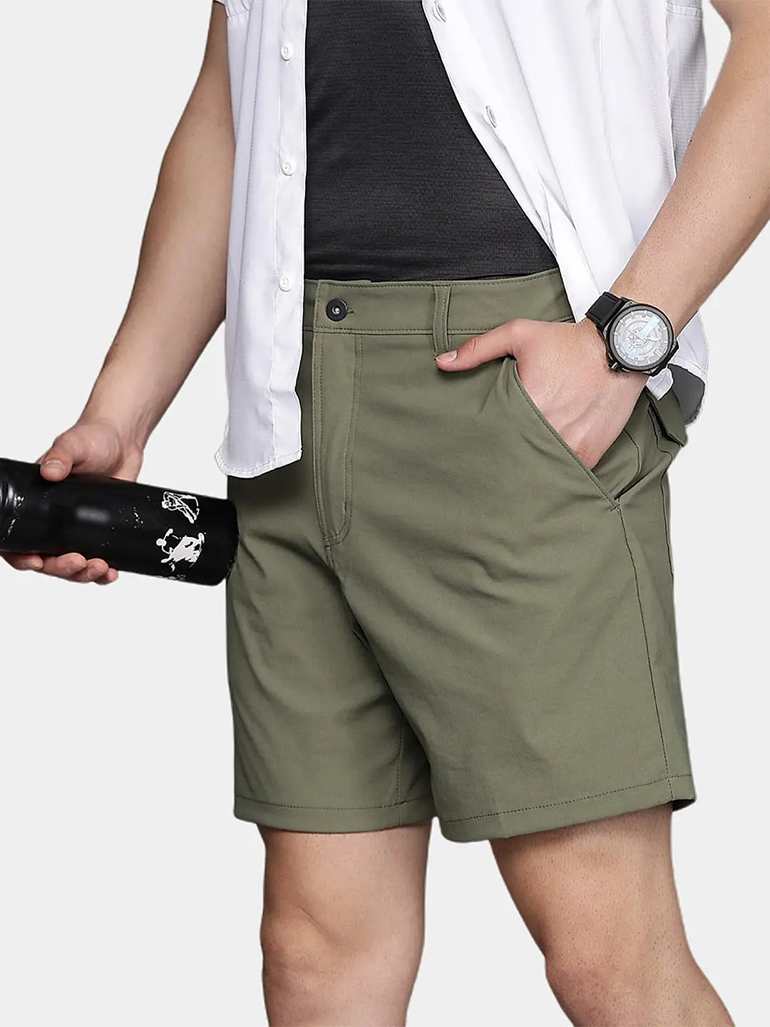 Casual grijze heren chino shorts met een relaxte pasvorm. Essentieel voor zomerse dagen en herenkleding.