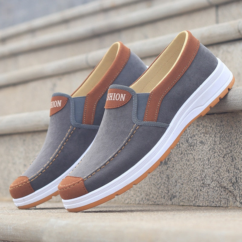 Grijze Matteo slip-on instappers voor heren, casual en lichtgewicht canvas schoenen met optimaal draagcomfort.