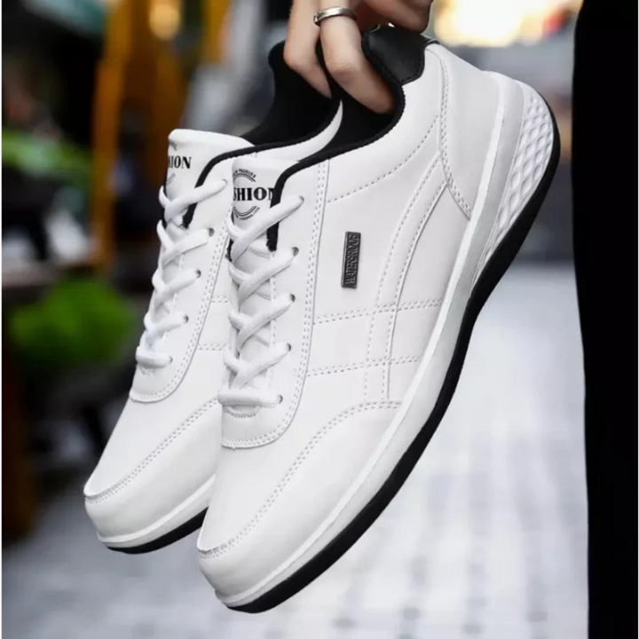 Zwarte orthopedische leren herenschoenen met rubberzool, ideaal voor comfort en ondersteuning van gezonde voeten.