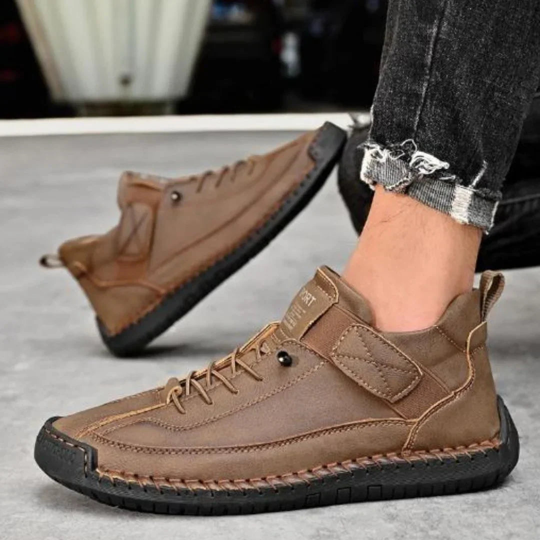 Focus op de kwaliteit van de materialen in deze duurzame orthopedische comfort loafers.