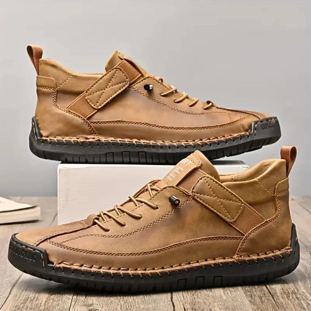Loafers met voetondersteuning: De ideale orthopedische herenschoen voor lange dagen.