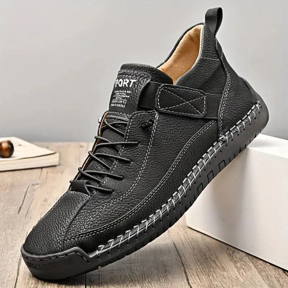 Bruine orthopedische heren loafers met geavanceerde voetondersteuning voor comfortabel wandelen.