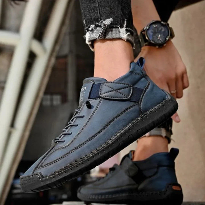 Details van de ergonomische zool in deze comfortabele orthopedische heren loafers.