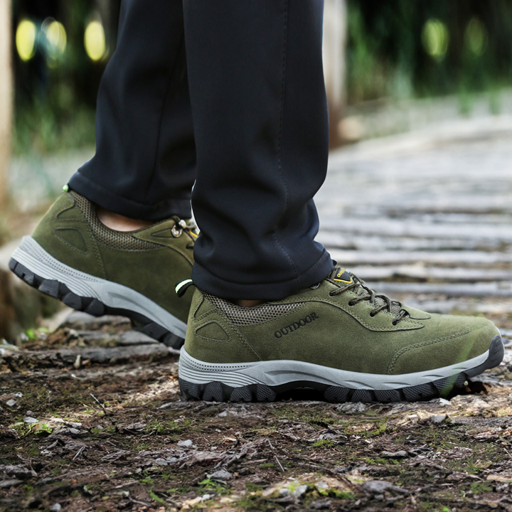 Heren orthopedische wandelschoenen in bruin, bieden ultiem comfort en verlichting bij voetpijn, hielspoor en fasciitis.