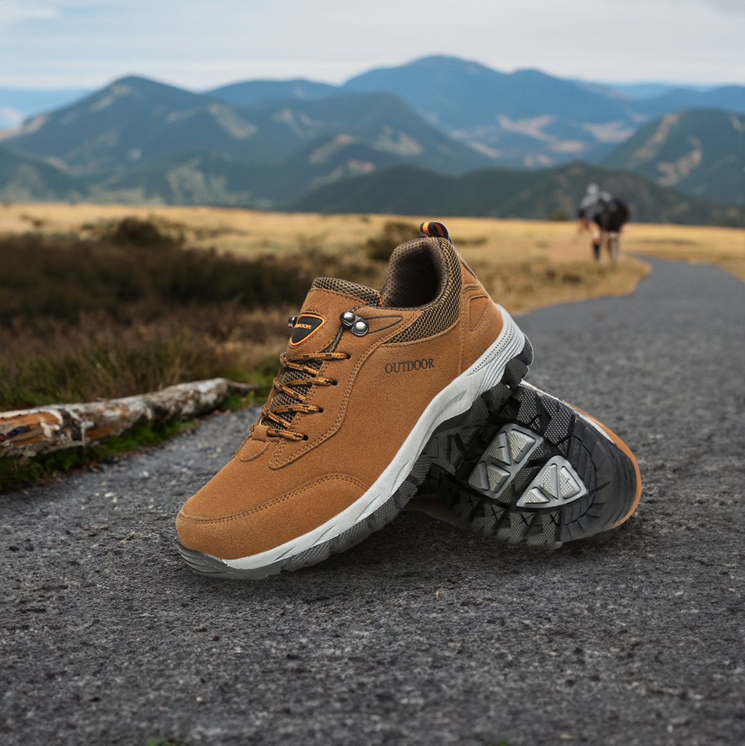 Zij-aanzicht van de groene orthopedische heren wandelschoenen, perfect voor comfort en pijnverlichting bij plantairefasciitis.