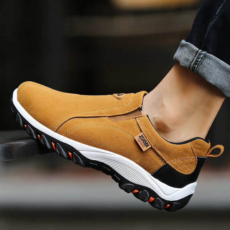 Detail van de robuuste zool van Oscar heren wandelschoenen, toont superieure grip voor ruig outdoor terrein.
