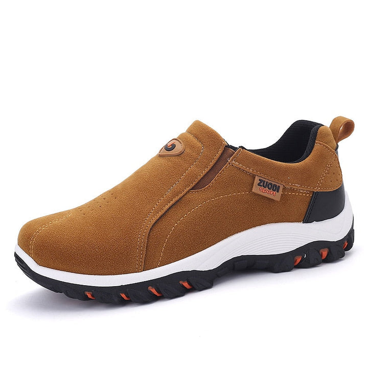 Stevige zijkant van de Oscar heren wandelschoen, biedt comfort en ondersteuning voor sportieve outdoor avonturen.