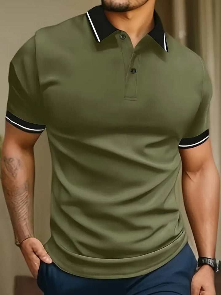 Casual heren polo shirt met unieke contrasterende bies op kraag en mouwen, trendy voor zomerse dagen.