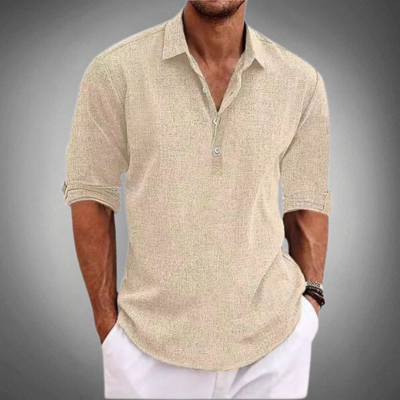 Stijlvol lichtblauw heren poloshirt met korte omgeslagen mouwen en knoopplacket voor casual zomerkleding