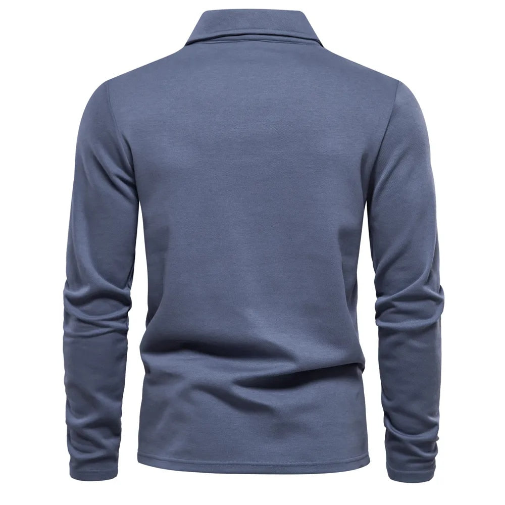 Hoogwaardige heren polotrui met lange mouwen, voor comfort en stijl in elke outfit. Essentieel heren kledingstuk.