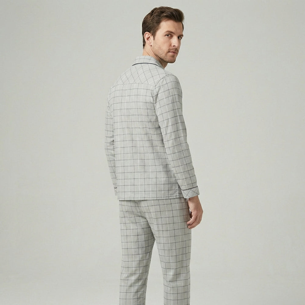 Stijlvolle herenpyjama met knoopsluiting, perfecte nachtkleding voor ultiem comfort.