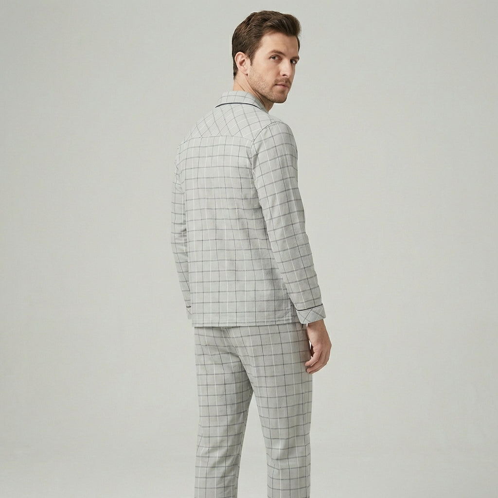 Stijlvolle herenpyjama met knoopsluiting, perfecte nachtkleding voor ultiem comfort.