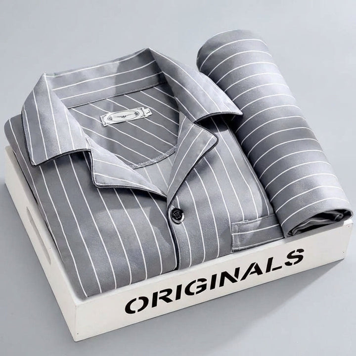 Complete pyjamaset voor heren, een perfect cadeau voor ontspanning en comfortabele avonden.