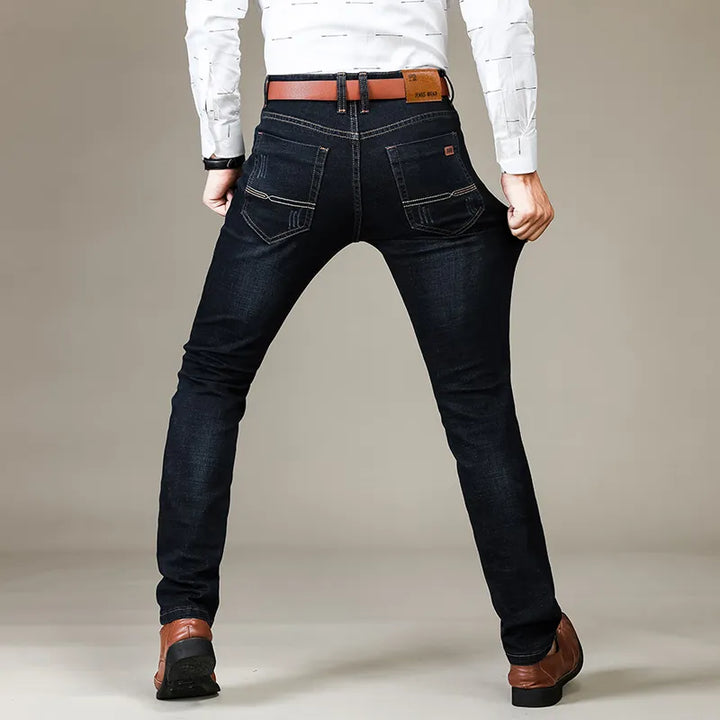 Comfortabele heren jeans met rechte pijpen, perfect voor casual en dagelijkse outfits.