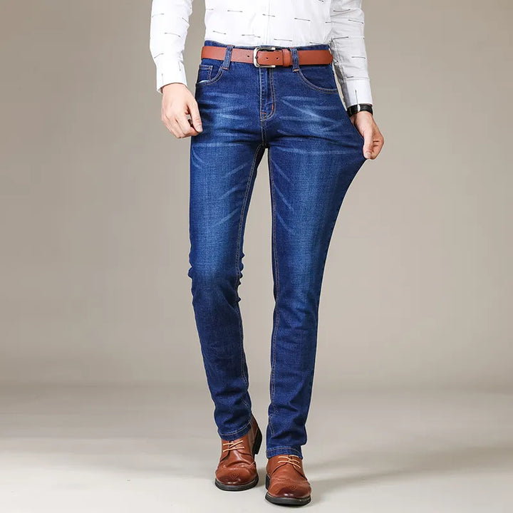 Veelzijdige casual heren spijkerbroek, rechte fit, voor een modieuze en relaxte look.