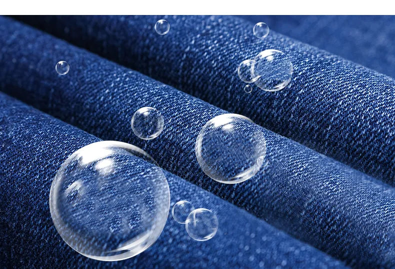 Modieuze rechte herenjeans in klassiek blauw, ideaal voor een stijlvolle casual look.