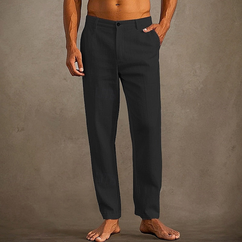Close-up van de hoogwaardige stof van deze comfortabele heren relaxed fit chino, perfect voor elke dag.