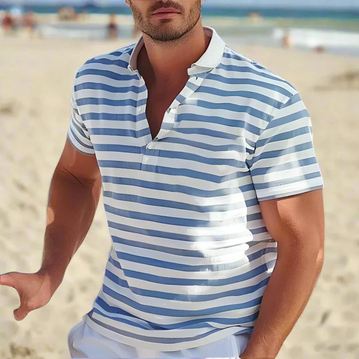 Heren retro gestreept poloshirt met korte mouwen in blauw en wit, ideaal voor een casual zomerlook.