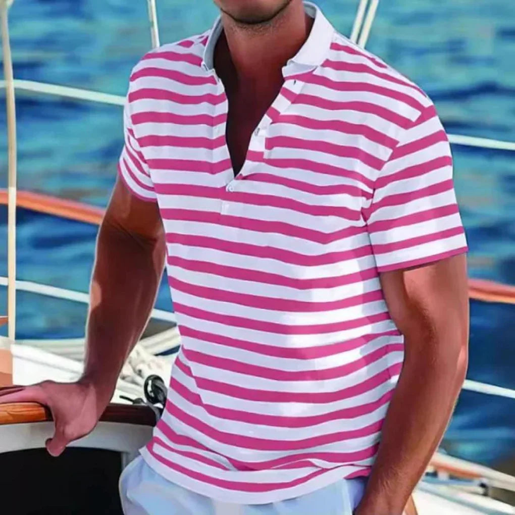 Comfortabel heren poloshirt met korte mouwen, gestreept in marineblauw en wit, tijdloos en dagelijks.